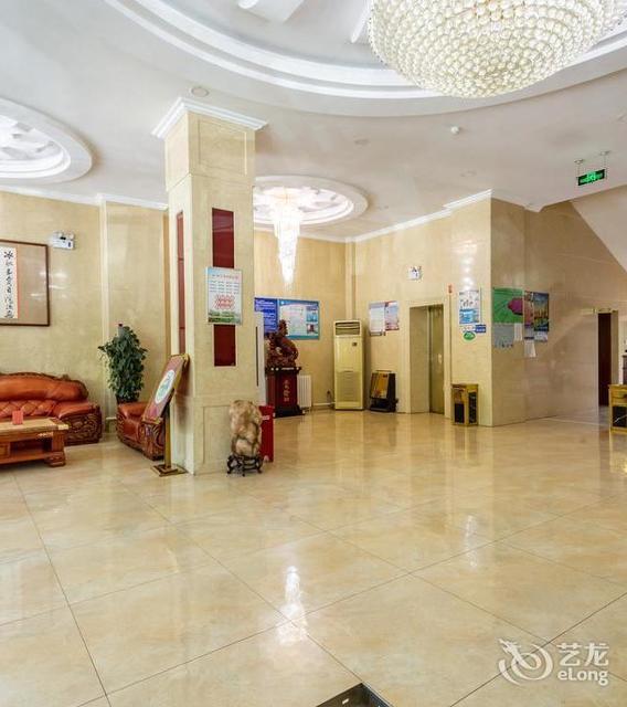 伊宁龙华大酒店(解放西路店)电话,伊宁龙华大酒店(解放西路店)地址