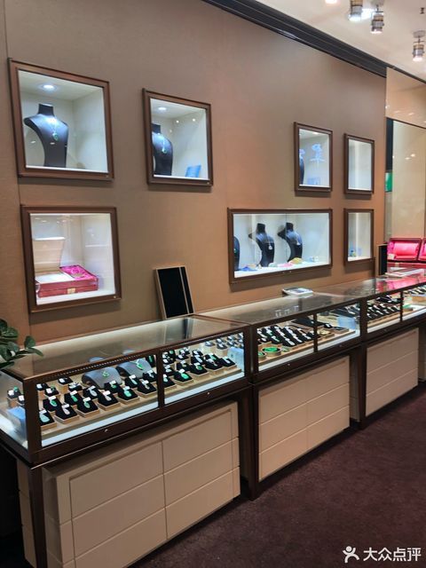 翠宝阁(时代城店)位于东莞市宏伟一路花间集旁推荐菜:分类:零售;珠宝