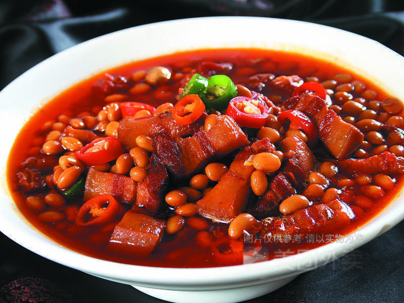 红烧肉烧黄豆图片