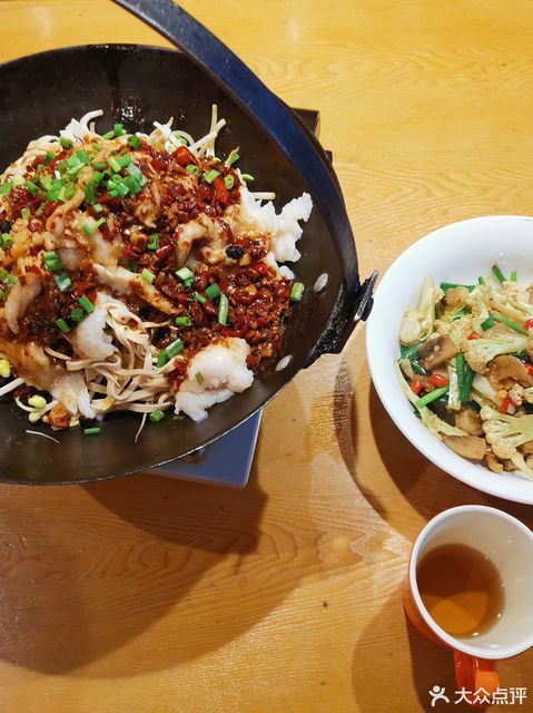 特嫩的片片鱼一鸭二吃肉丸汤分类:餐馆;餐饮;外国菜;中餐;湘菜电话