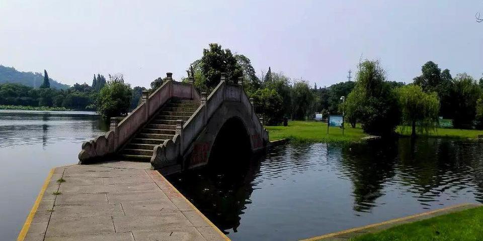 1条     类型:城市公园 电话:(0575)85180272 地址:绍兴市柯桥区羊山