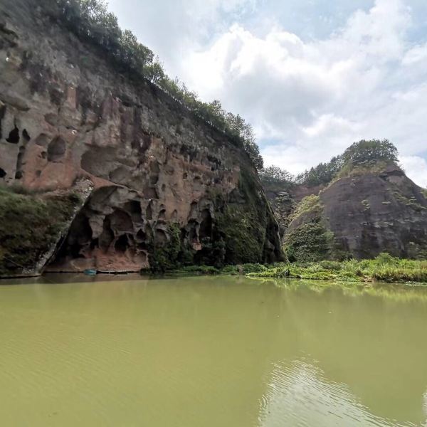 豆丁爸看世界:炎熱的夏季,準備到瀏陽大圍山避避暑,開車經過象