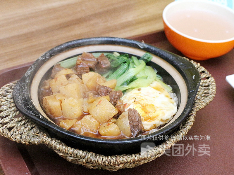 土豆牛肉煲仔饭图片