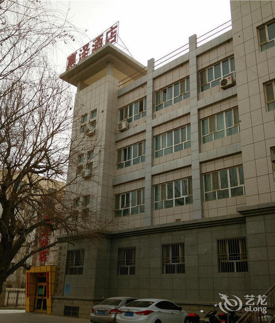 巴音郭楞蒙古自治州轮台县轮台文化南路党校大楼电话:轮台紫荆宾馆