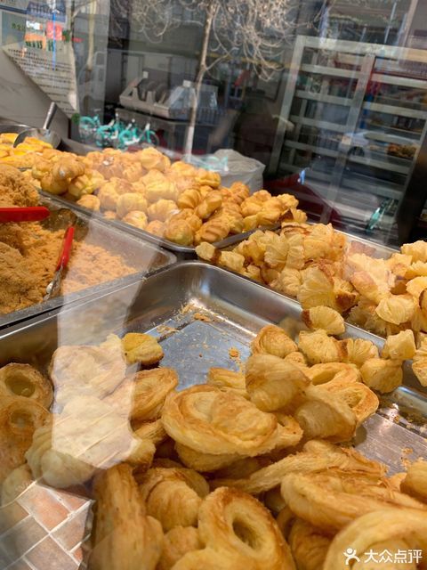 百香林西点(长江街店)位于沈阳市皇姑区长江街25号(近碧塘公园西门)