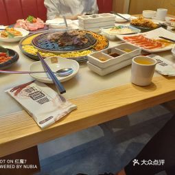 茶:探店|韩宫宴炭火烤肉 突然想吃烤肉就来吾悦广场看看 最后选了