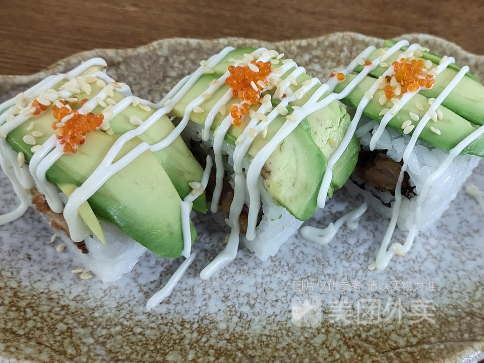 牛油果炸虾卷图片