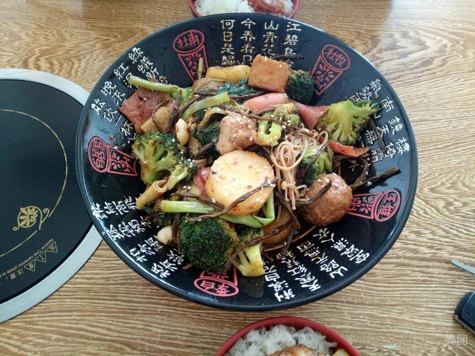 荤菜推荐菜:麻辣香锅(千佛庵店)位于信阳市息县千佛庵中路与北大街