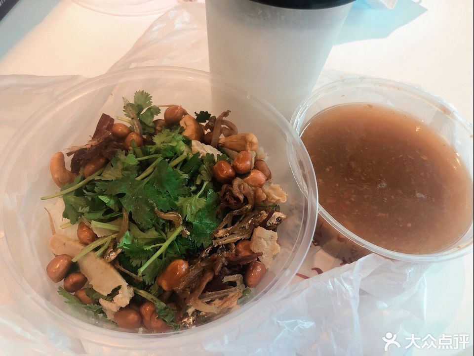 餐饮服务 餐馆 > 粉叔陵水酸粉(西沙店)推荐菜:分类:餐馆;餐饮;快餐