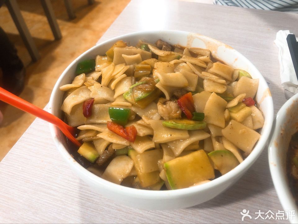 羊肉炒面片图片