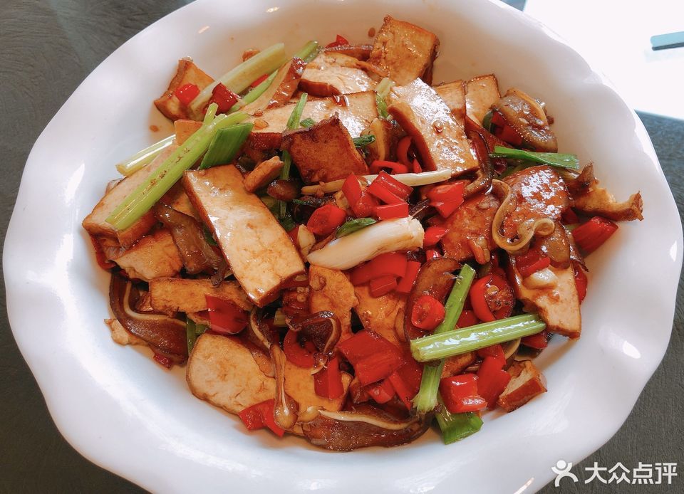 柴火香干炒耳尖图片