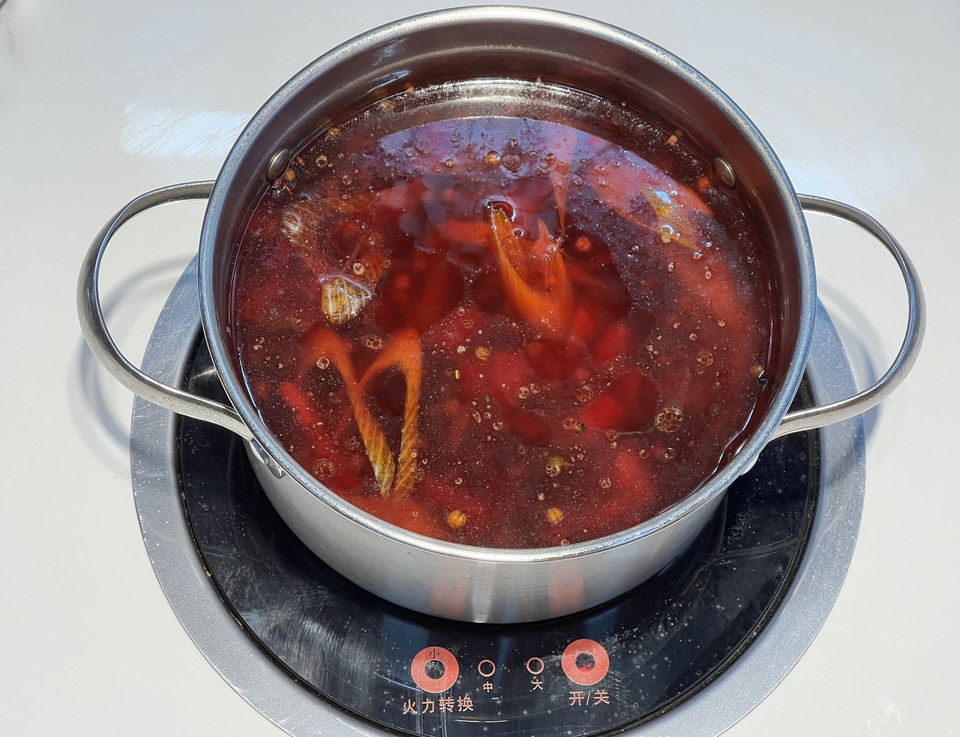 经典四川牛油麻辣小锅图片