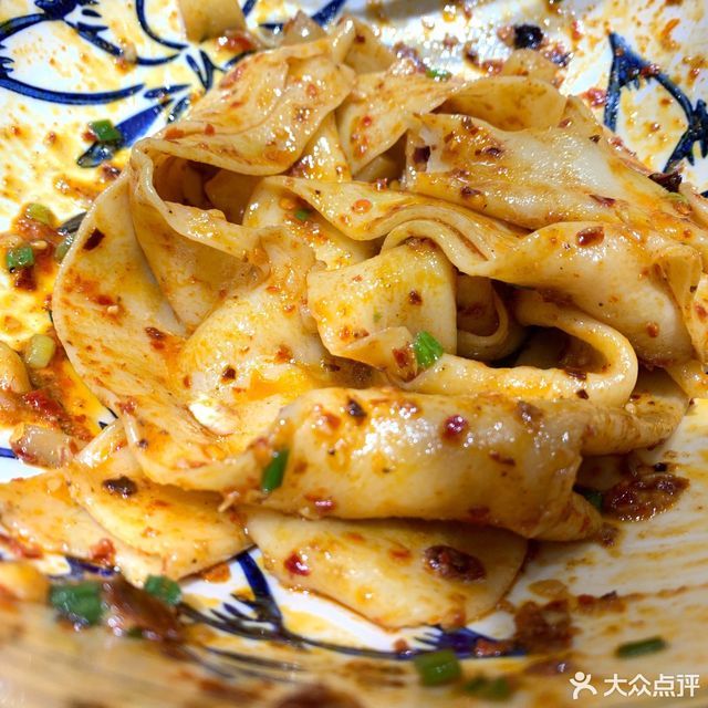 油泼裤带面图片