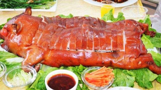 烤乳猪图片
