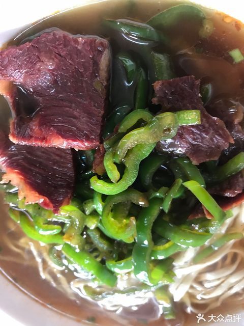 青椒牛肉面图片
