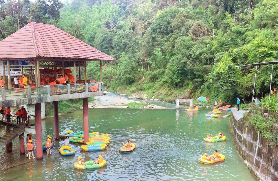 南昆山川龙峡漂流