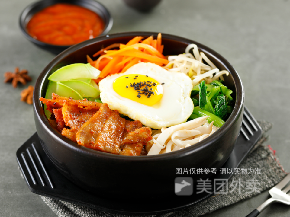 烤五花肉拌饭图片
