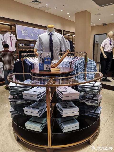 安礼路交叉口东南侧重庆北碚万达广场f3层推荐菜:分类:零售;服装鞋帽