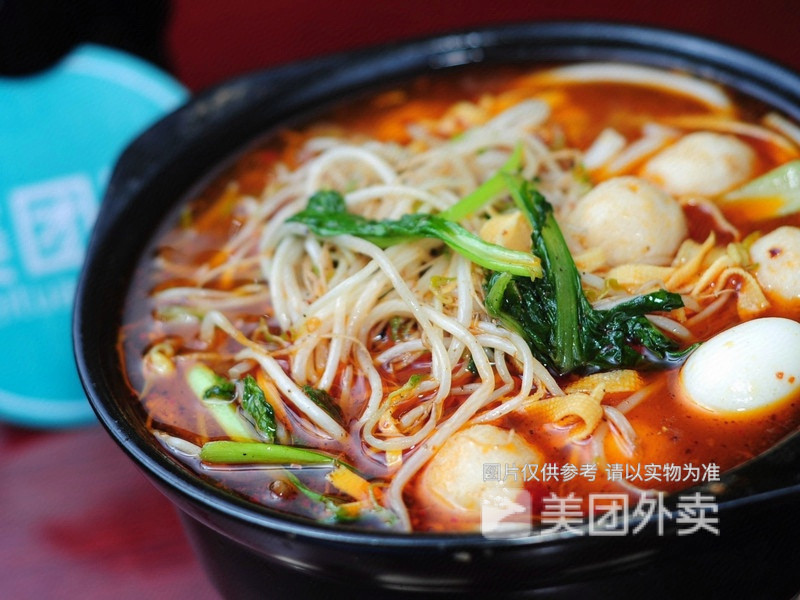 鱼豆腐菌类过桥米线推荐菜:郑记鸡汤过桥米线(大成路店)位于北京市
