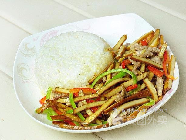 柴火香干炒肉盖浇饭图片