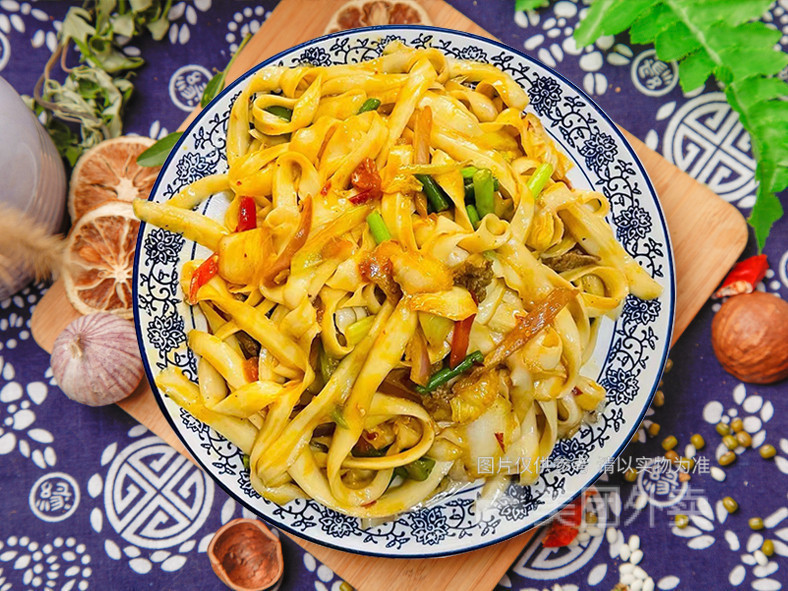 鸡蛋炒刀削面手工牛肉拉面推荐菜:兰州拉面(东海路店)位于威海市环翠