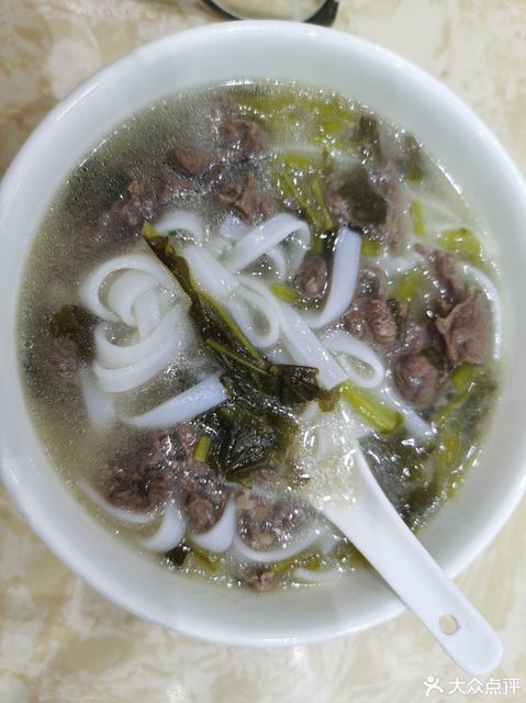 酸菜牛肉河粉图片