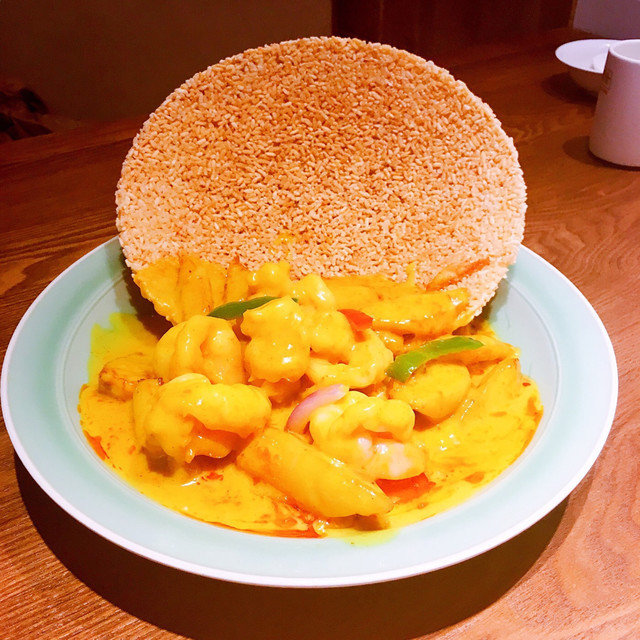 咖喱锅巴虾球图片