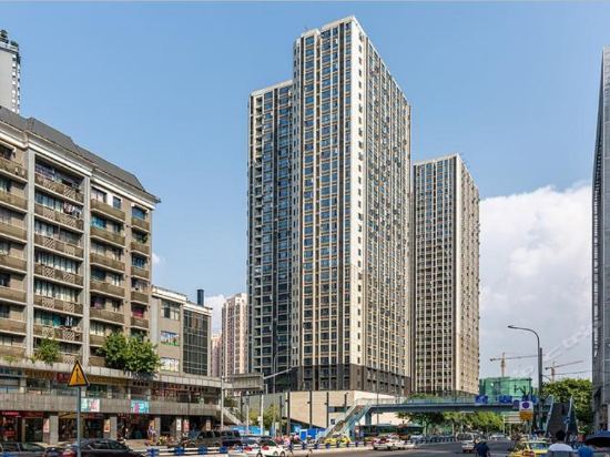 重庆观音桥商圈轻轨旁1室1厅机场附近花园