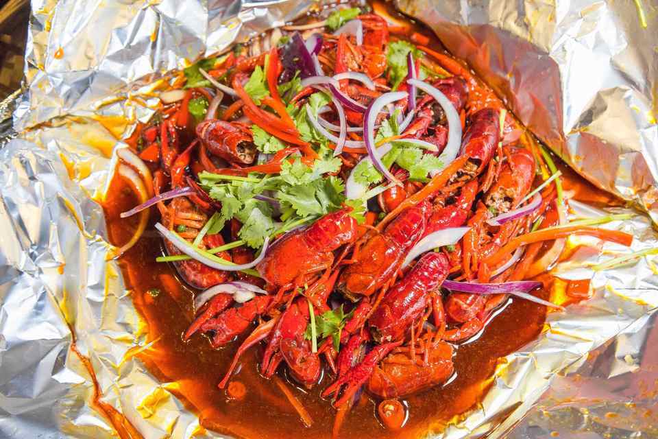 锡纸小龙虾图片