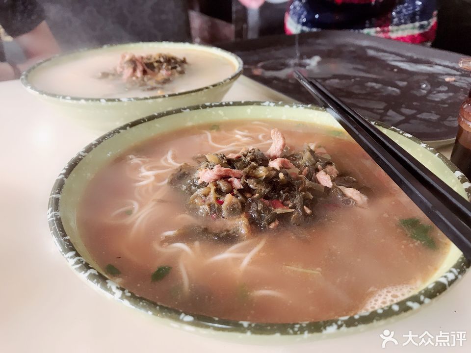 鱼汤肉丝面图片