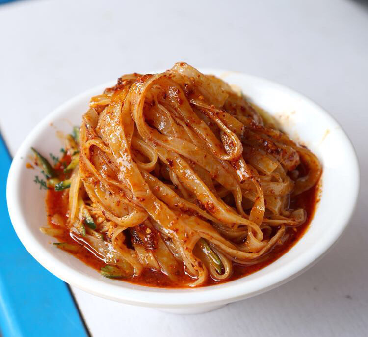 洛阳第一家董记擀面皮图片