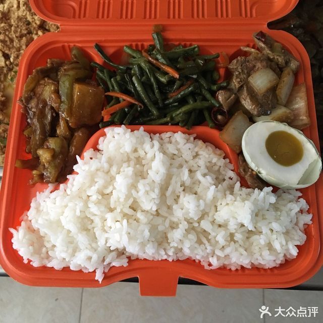 李记盒饭位于辽源市东丰县药业大街 标签:餐饮快餐小吃小吃快餐