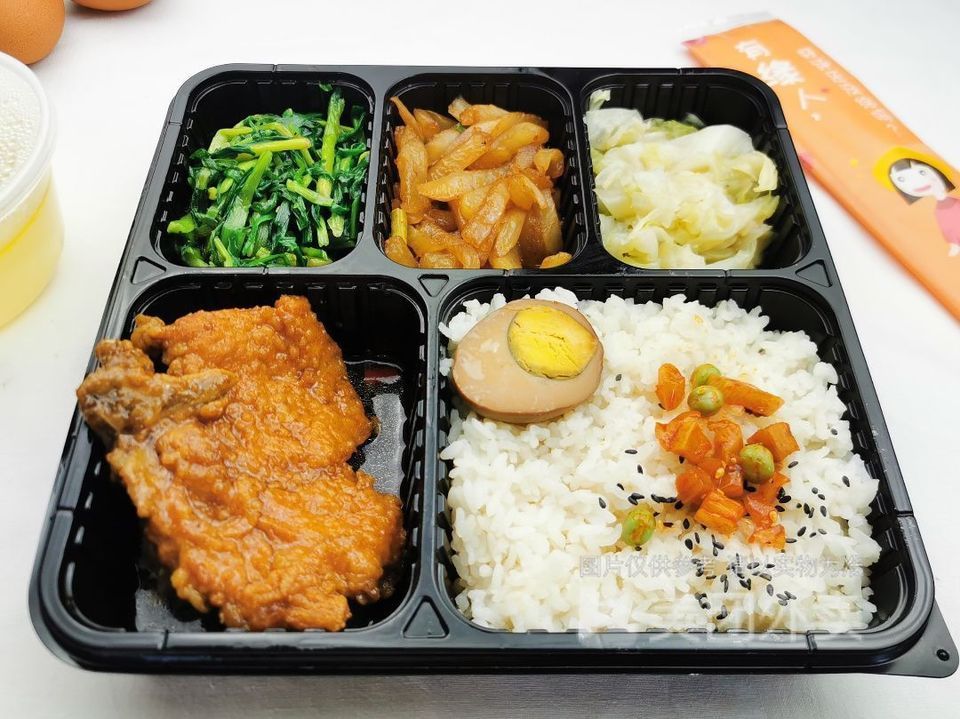 路158号标签:推荐菜:宫保鸡丁饭红烧大排饭红烧鸡块饭分类:餐饮;快餐