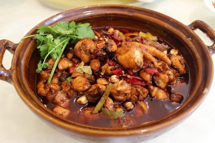 聚兴园香辣鸡煲位于东莞市光华一街28号-1 标签