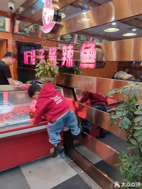 杨矮子卤辣店位于常德市安乡县 标签:餐饮烟酒茶叶快餐餐馆小吃小吃