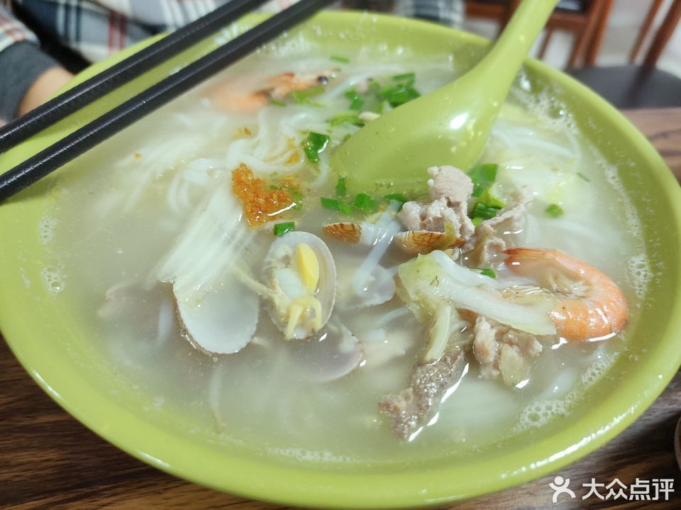 伊面汤腌海南粉海鲜面分类:餐馆;餐饮;小吃;小吃快餐;面馆;快餐;中餐