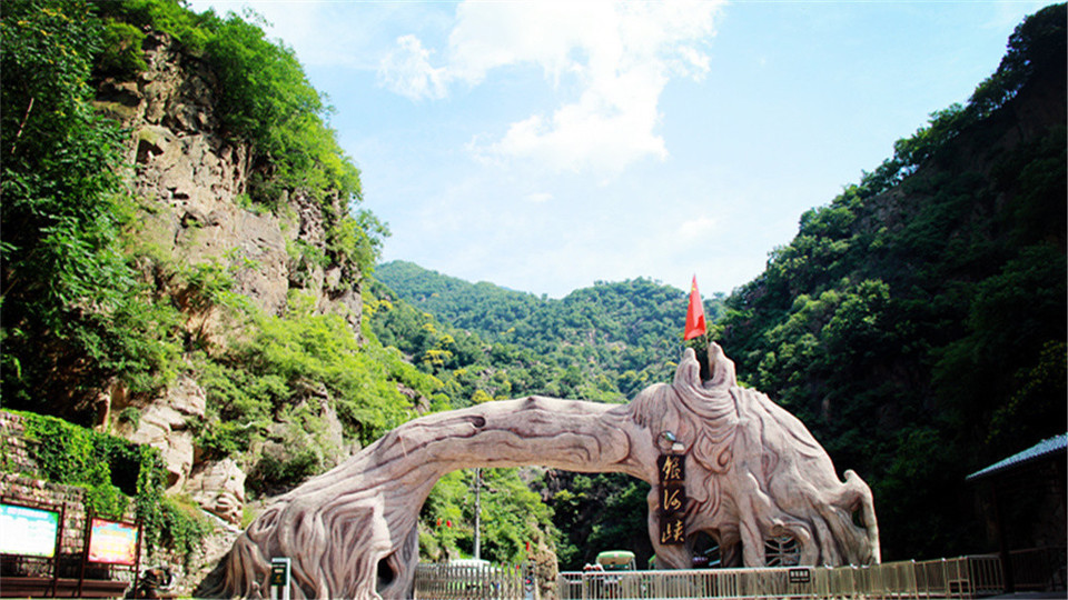 小沟背风景区位于济源市邵原镇推荐菜:分类:风景名胜;scenic;景点
