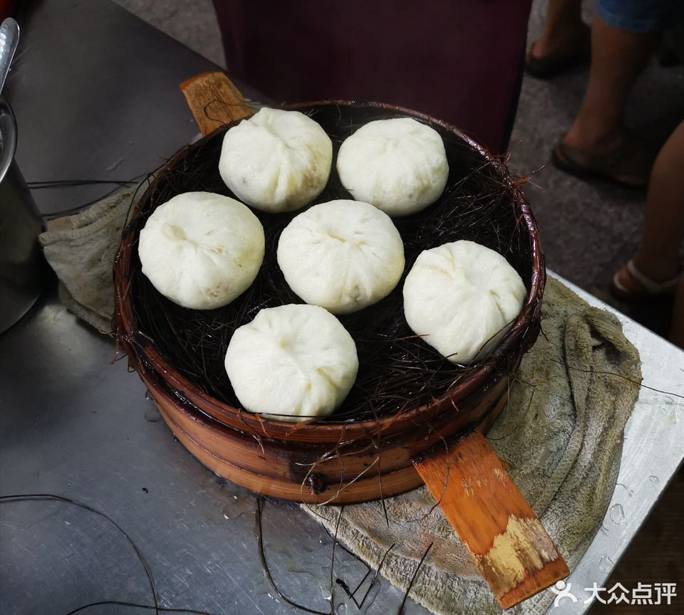 渝记松针小笼包