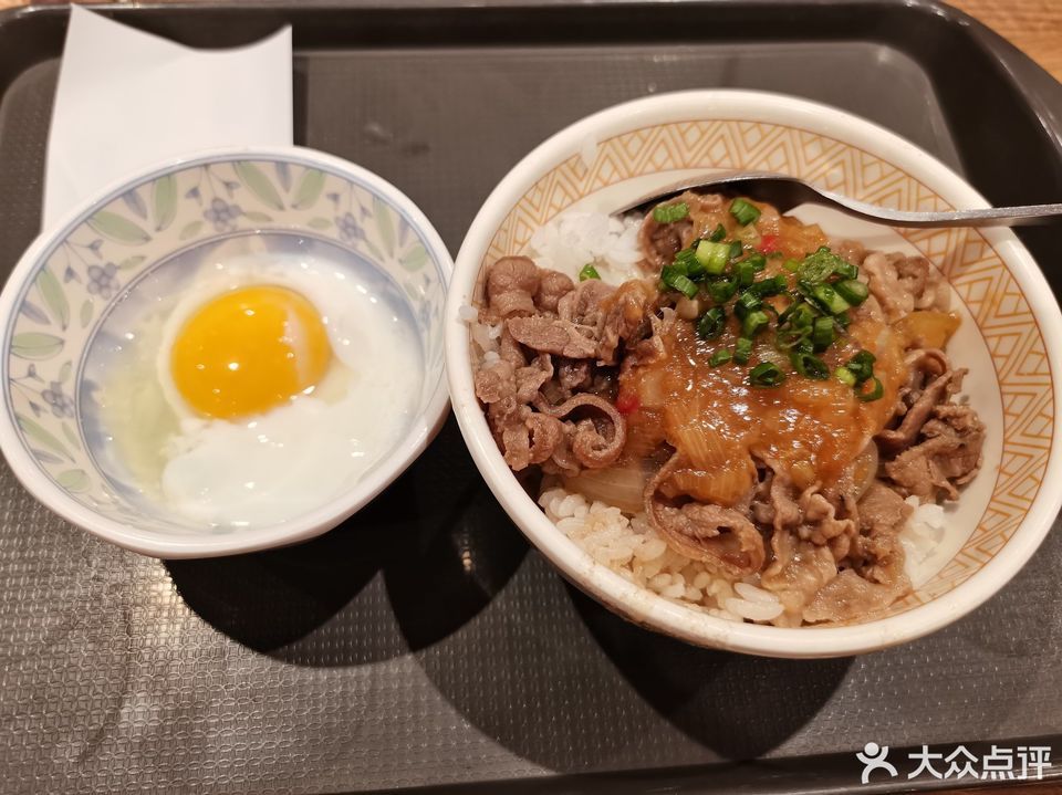 原味牛丼推薦菜:食其家(大融城店)位於重慶市渝中區大坪正街英利大