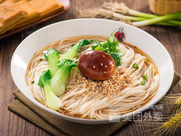 青菜卤蛋面图片