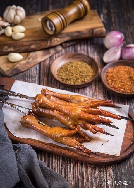 生烤鸡爪图片