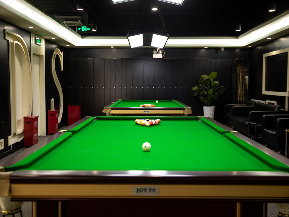                     6号台球会馆