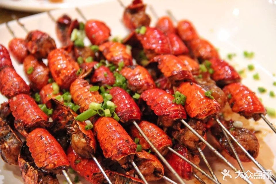 大汉口虾神烧烤时代店