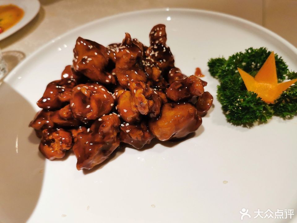 千岛湖鱼头泡饼推荐菜:西湖会馆(永兴路店)位于廊坊市广阳区永兴北路