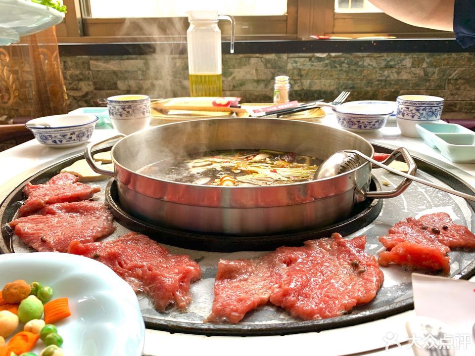 川东潮牛道火锅店