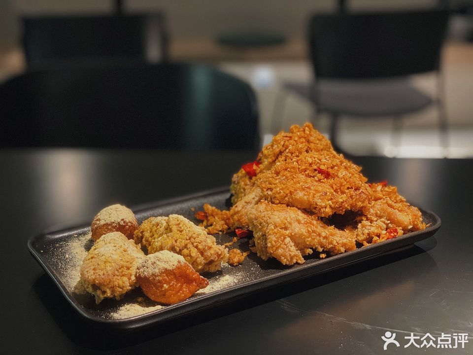 银栗炸鸡推荐菜:崔酱炸鸡(安泰店)位于福州市鼓楼区八一七北路安泰