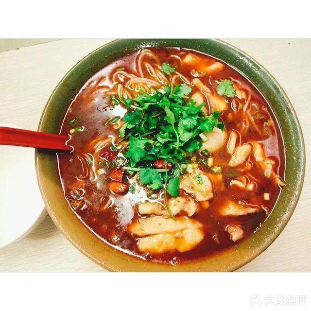 水煮鱼米线图片