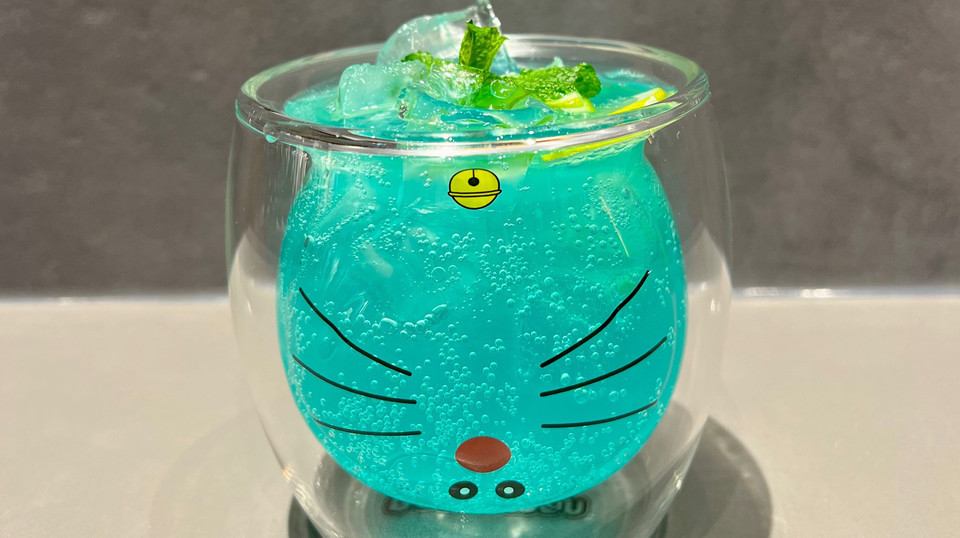 蓝色夏威夷气泡水图片