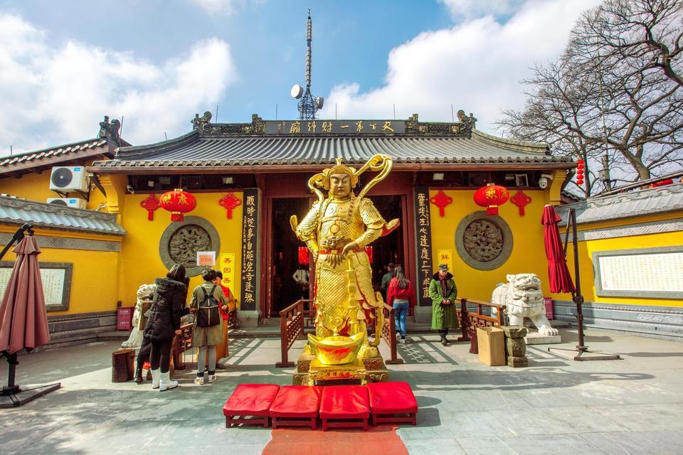 靈隱寺旁邊的寺廟