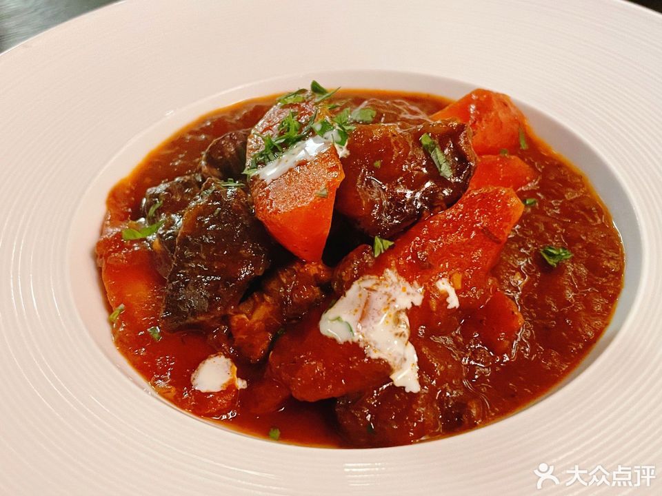 红酒煮牛舌图片